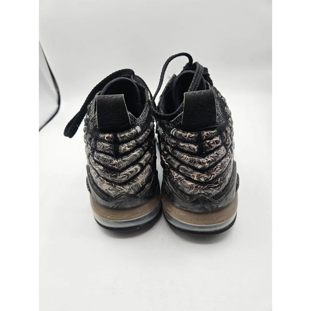 Nike LeBron‎ XVII (17) Kids Basketball Shoe Gray/Black Size 6Y